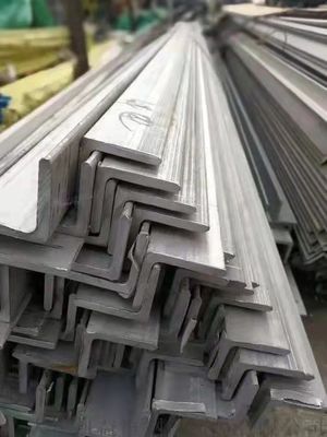 Perforated Equilateral Angle Iron 200X200X12 V şeklinde soğuk şekillendirilmiş karbon çelik açısı İnşaat çelik açısı