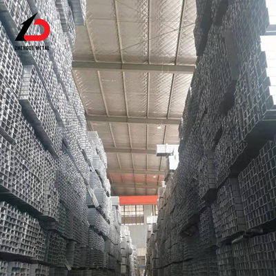 Yüksek Kaliteli Ss330 Ss400 S235jr Q195 Q235 Q345 Kalınlığı 0.6-25mm Özel Boyut ve Yüzeyi Sanayici Fiyatı ile Kare/Dörtgen Galvanizli Çelik Boru