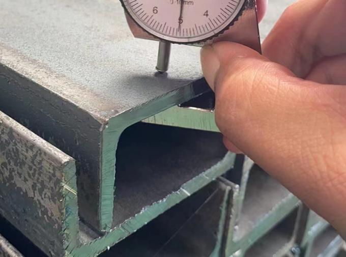 Rekabetçi Fiyatlı A36 Karbon Çelik C Kanalı 41X41 41*21 Sıcak DIP Galvanize U Kanalı Çelik 4