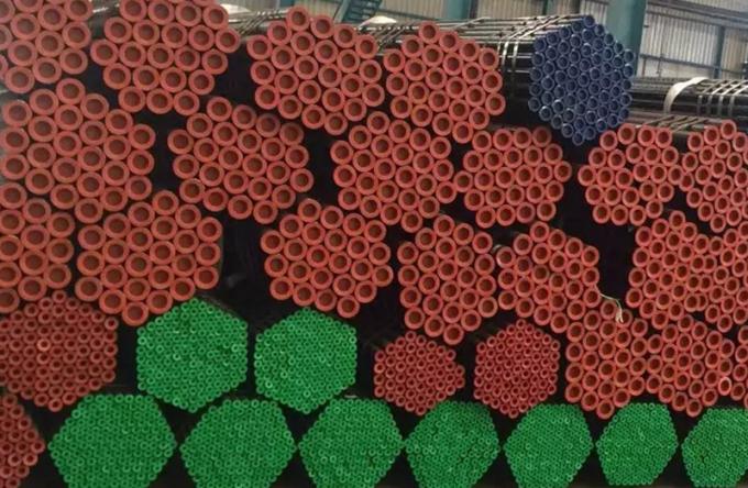 İyi Kalite ASTM A106 / API 5L Sch 40 Sch 80 Sch120 Siyah Boyalı Çelik Dikişsiz Boru Karbon Çelik Boru Hızı 4